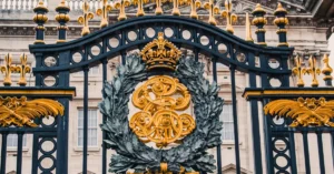 buckingham palace tour price 1560102