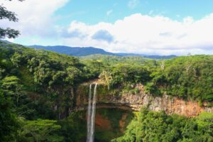 seven colored earth chamarel tour price