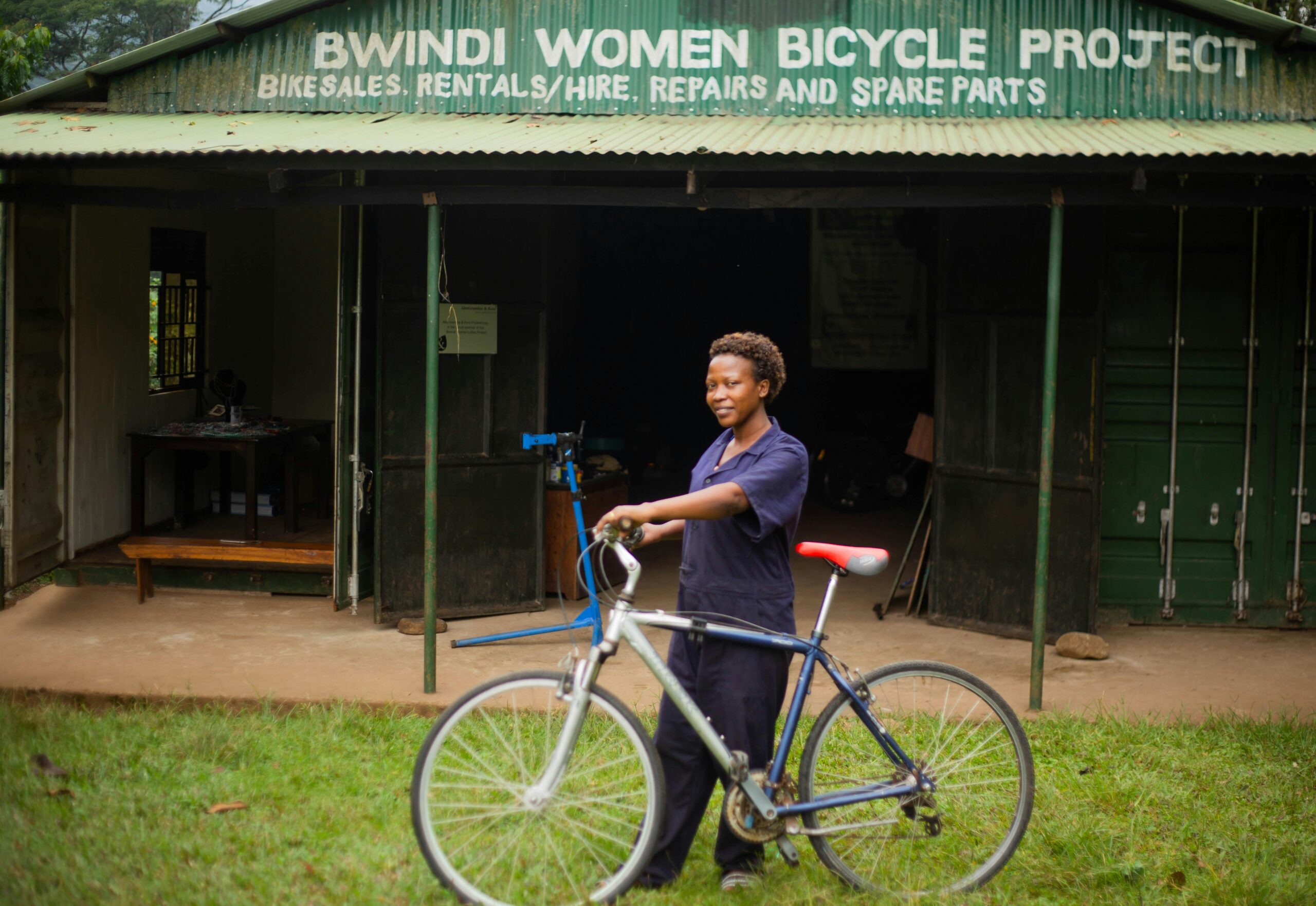 bwindi gorilla trekking price