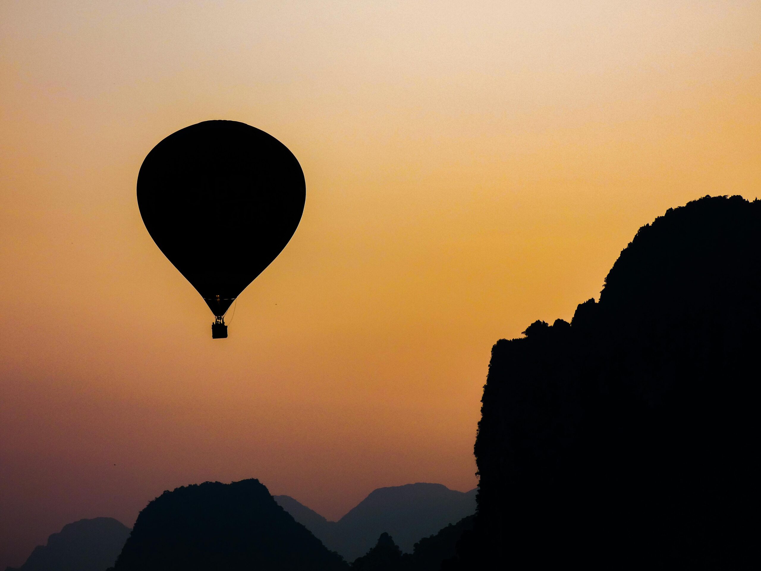 vang vieng hot air balloon price