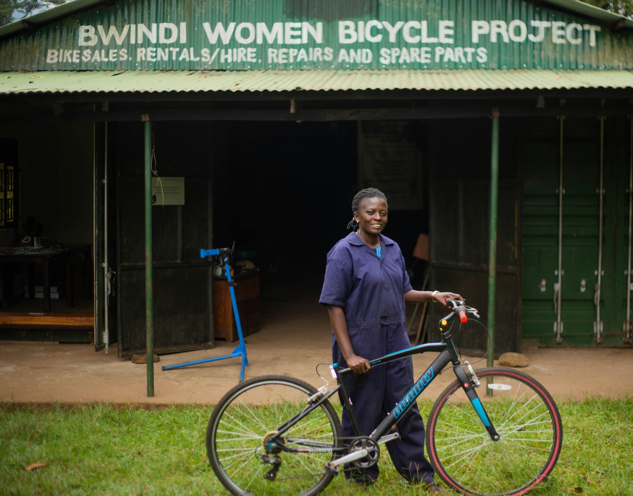 bwindi gorilla trekking price