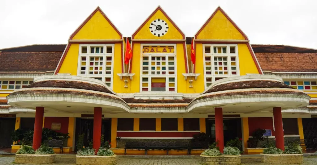 dalat travel cost per day 32884610