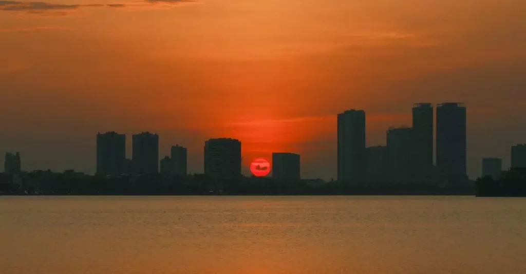 hanoi west lake travel cost 33497773