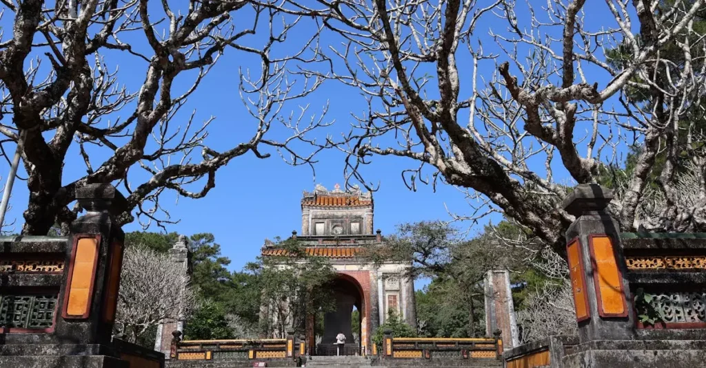 hue tomb entrance fee 36653557