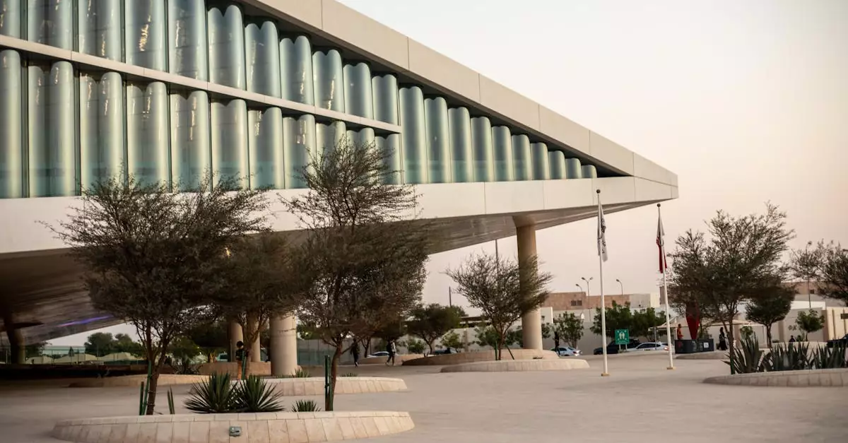 qatar budget vs luxury cost