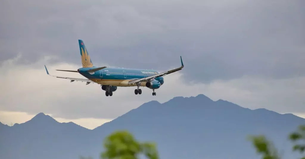 vietnam airport transfer cost 33609351