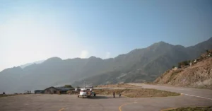 kathmandu to lukla flight vs heli cost comparison 28509465