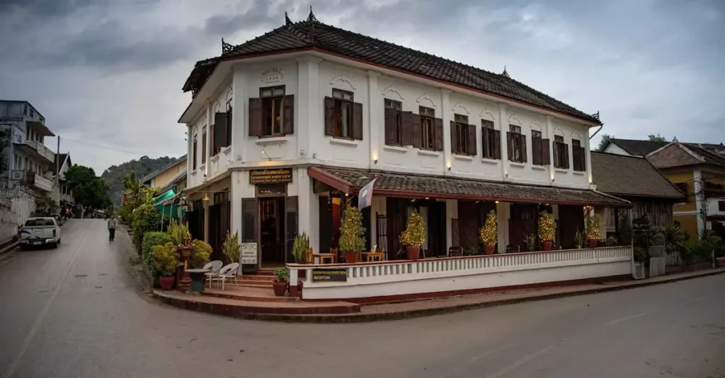 pakse hotel near bus station price 27087103