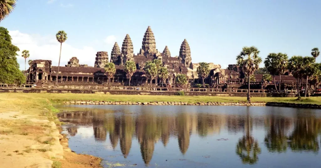 siem reap to bangkok travel cost 11844578