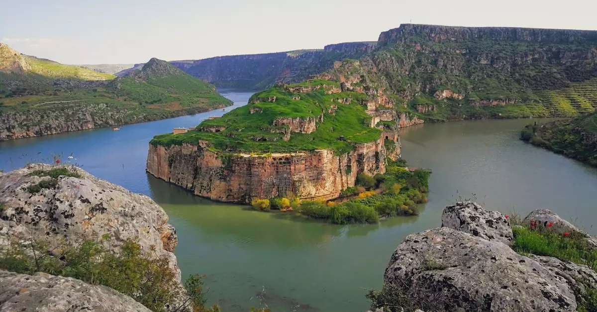 Breathtaking aerial view of Rumkale, a historic fortress surrounded by water in Turkey.