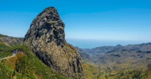 Elevated view of the dramatic Roque de Agando rock formation in Canarische Eilanden.