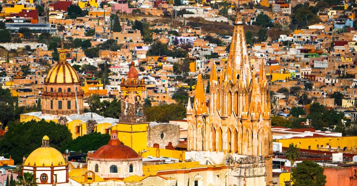 Explore the vibrant architecture of San Miguel de Allende, a UNESCO World Heritage site.