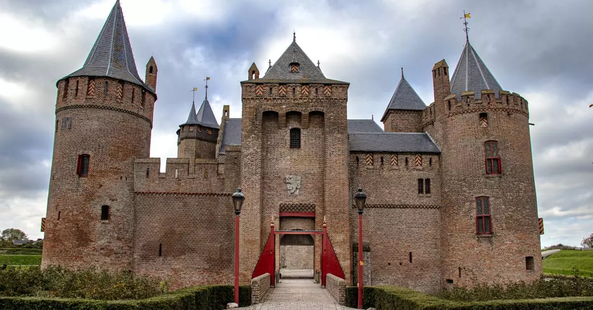 Explore the grandeur of Muider Castle's gothic architecture in Muiden, Netherlands. A stunning medieval landmark.